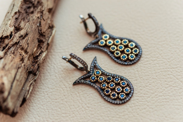 Silver 925 Earrings with Sapphires and white topazes.