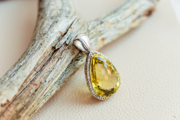 Silver 925 Pendant with Lemon quartz and White topazes